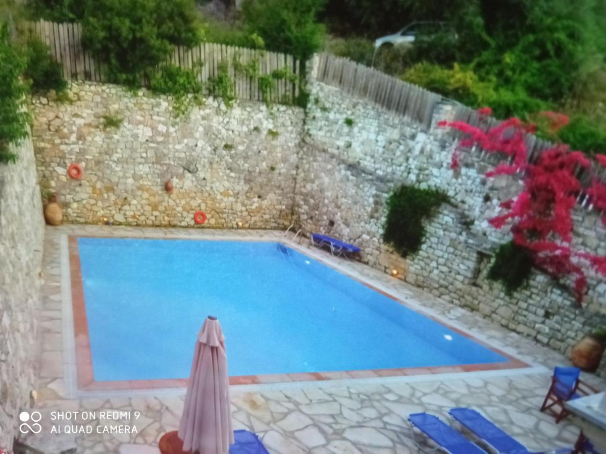 Soustas Apartments Longósz Kültér fotó